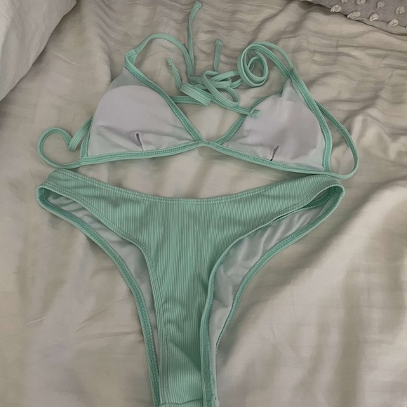Teal bikini set not sure where it’s from - Picture 1 of 2